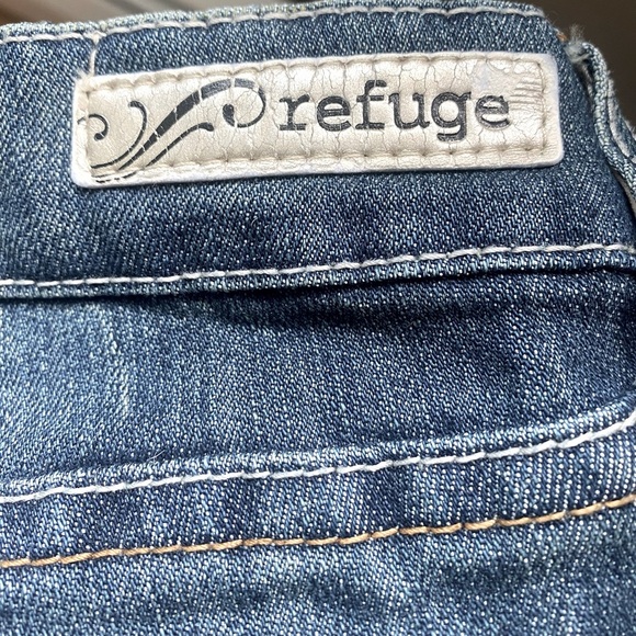 Refuge Flirty Everyday Skinny Jeans - Picture 7 of 7
